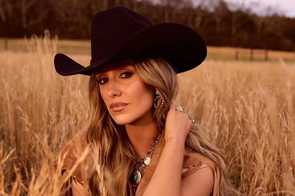 Lainey Wilson Scores Ninth Hot Country Songs Top 10