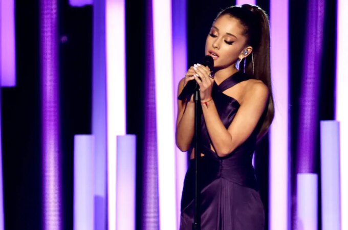 Ariana Grande's 'Christmas & Chill': Greatest Pop Stars Podcast