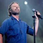 Dierks Bentley to Headline Vrbo Fiesta Bowl’s Fan Fest