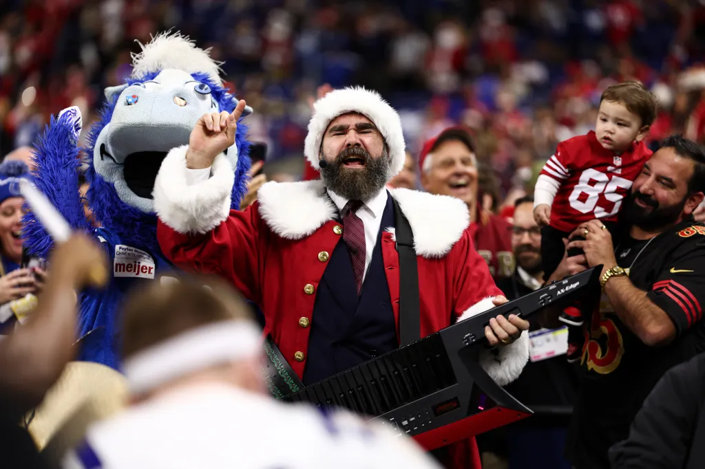 Jason Kelce Rocks Out as Santa Claus to 'Jingle Bells': Video