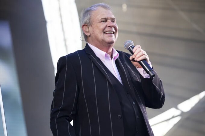 John Farnham Makes Rare Public Appearance Following Cancer Treatment
