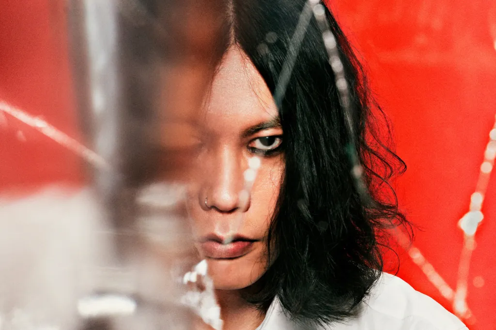 Kenshi Yonezu’s 'IRIS OUT' Returns to No. 1 on Japan Hot 100