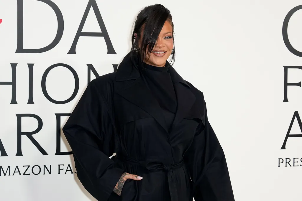 Rihanna Reacts to 'Anti' Spending 500 Weeks on Billboard 200