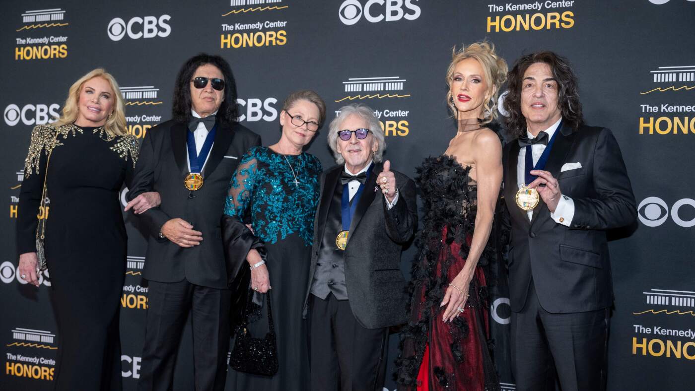 Tributes, and not politics, play center stage at The Kennedy Center honors : NPR