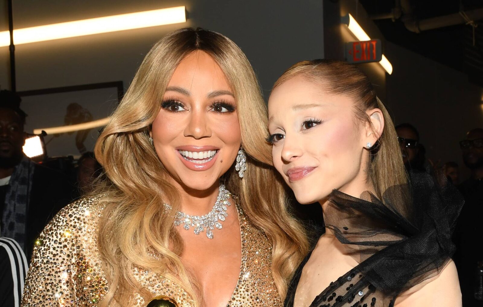 Watch Ariana Grande parody Mariah Carey's 'All I Want For Christmas Is You' on 'SNL'