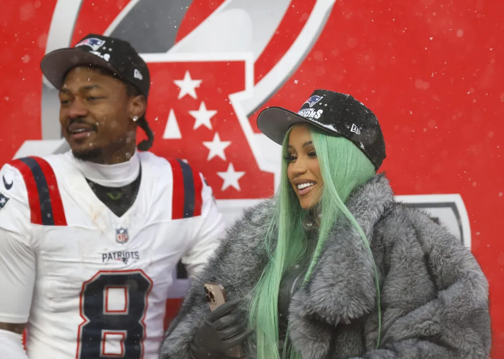 Cardi B Celebrates With Stefon Diggs After Patriots Advance to Super Bowl
