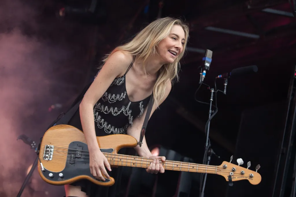 Este Haim Marries Jonathan Levin in New Year's Eve Ceremony