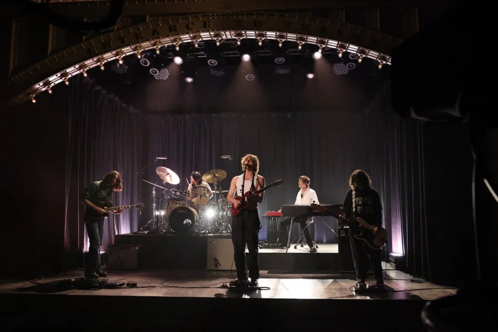 Geese Perform 'Au Pays du Cocaine' and 'Trinidad'