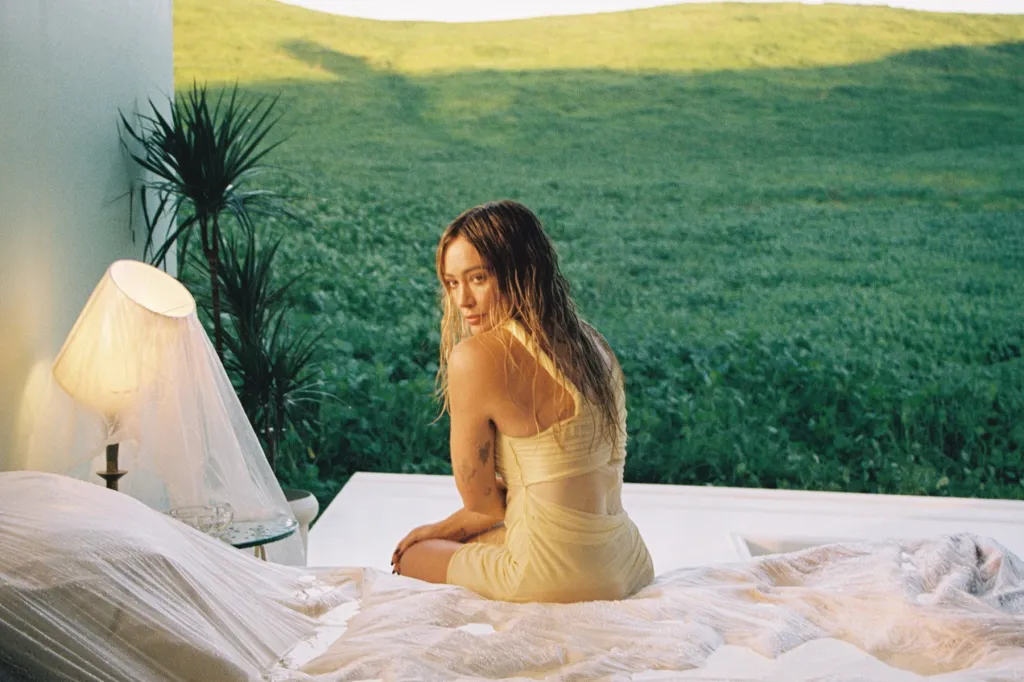 Hilary Duff 'Roommates' Song & Music Video Released