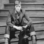 How David Bowie's iconic 'Heroes' became the last song of the 'Stranger Things' finale