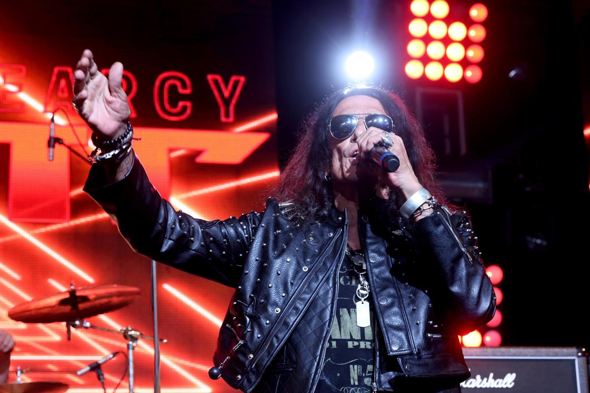 How Stephen Pearcy Stared Down Death