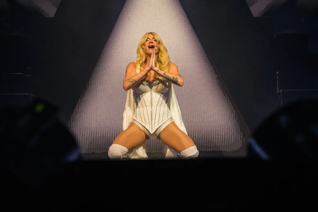 Kesha, Grimes Support Kim Petras In Label Battle With Republic Records