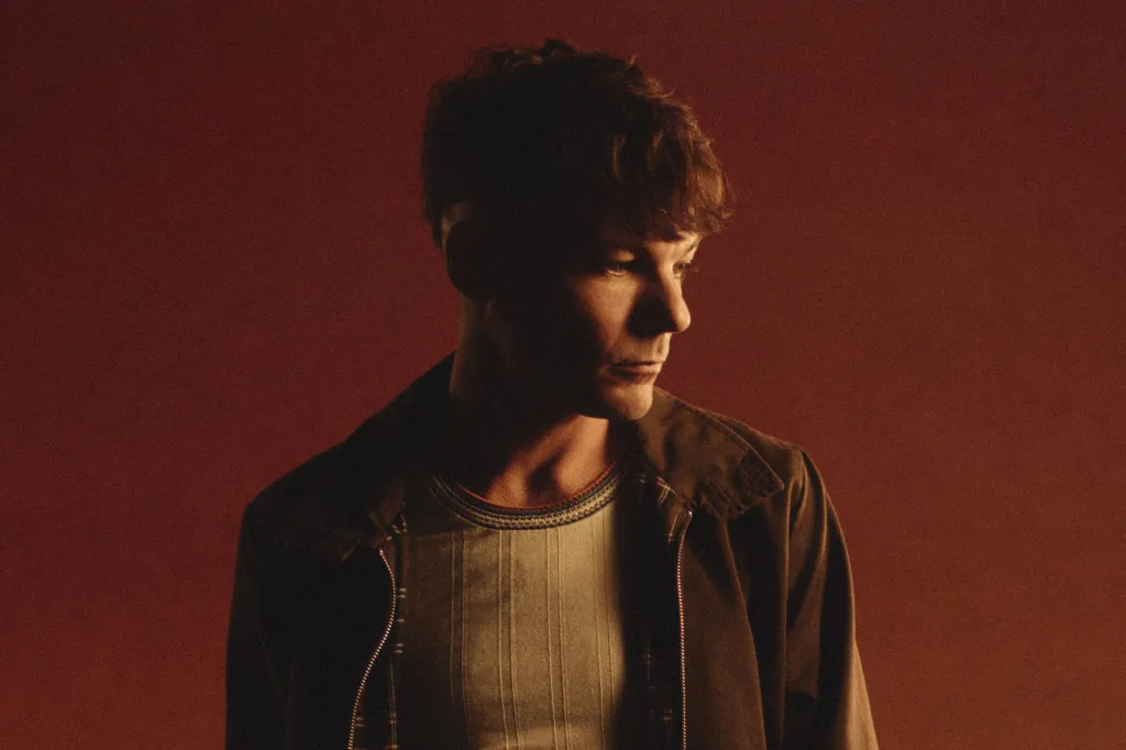 Louis Tomlinson Worked Up Taylor Swift’s Fans With His Own Easter Eggs