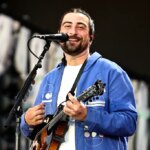 Noah Kahan Reflects on Year of Big 'Change' in Hopeful Instagram Message