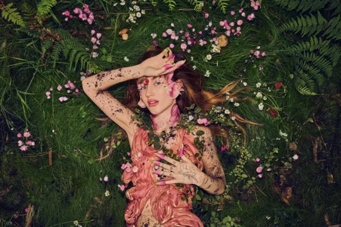 Peach PRC Announces Debut Album 'Porcelain'