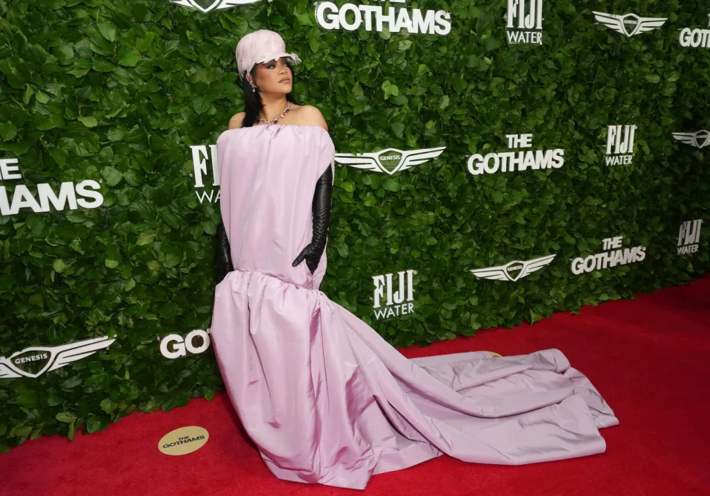 Rihanna Earns Eighth RIAA Diamond Certification on 'ANTI' Anniversary