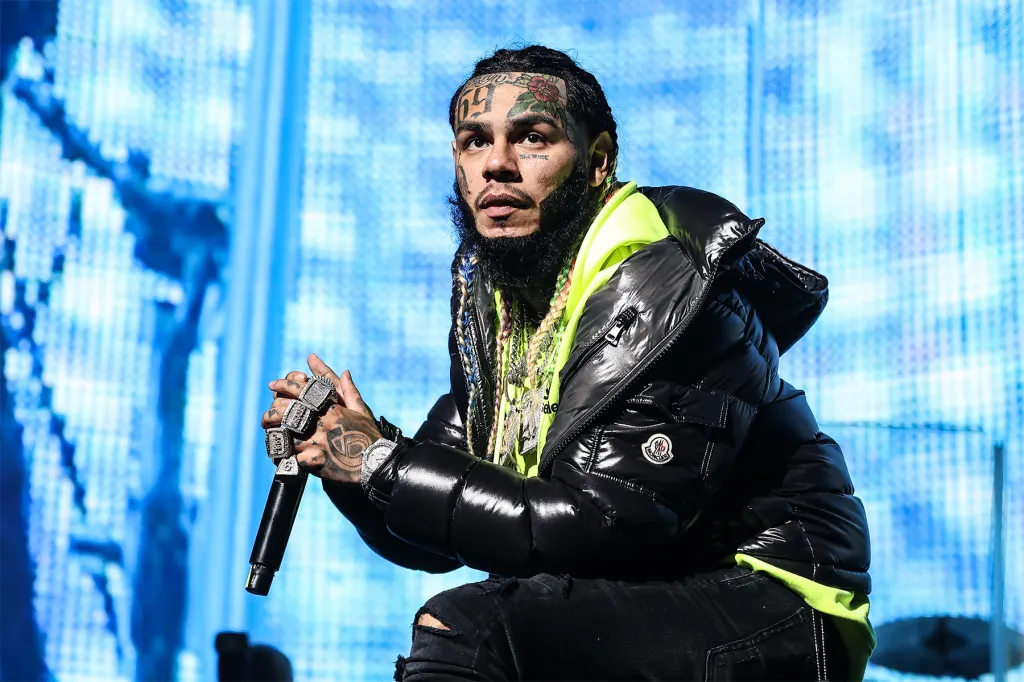 Tekashi 6ix9ine Turns Himself in to Jail After Probation Violation