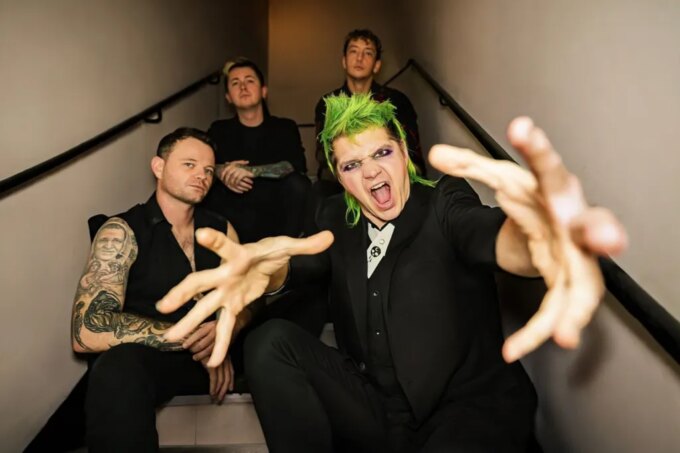 The Funeral Portrait Rules Mainstream Rock Chart With 'Dark Thoughts'