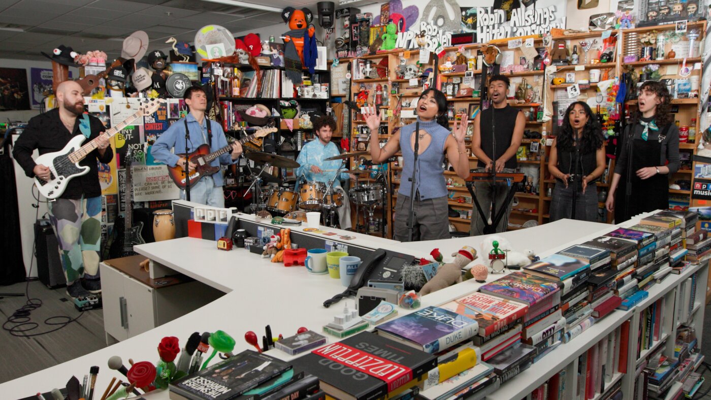 Tiny Desk Concert : NPR