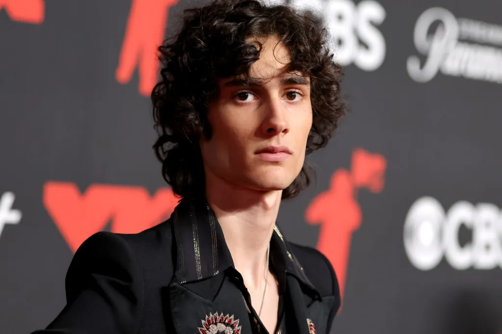 sombr & More Take Us 'Inside the 68th Grammy Awards' in 1-Hour Special