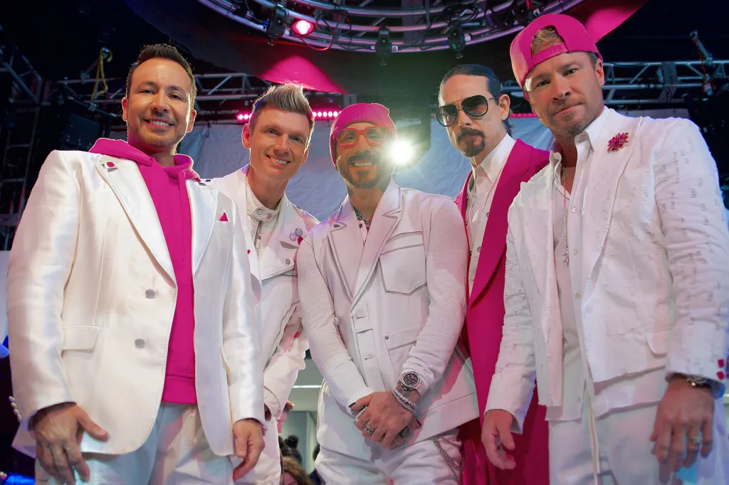 Backstreet Boys' T-Mobile Super Bowl Commercial: Bloopers & BTS Video