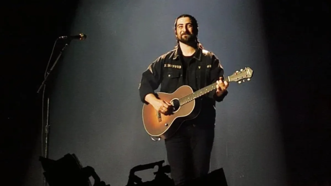 Can Noah Kahan Single-Handedly Beat Scalpers on His Tour?