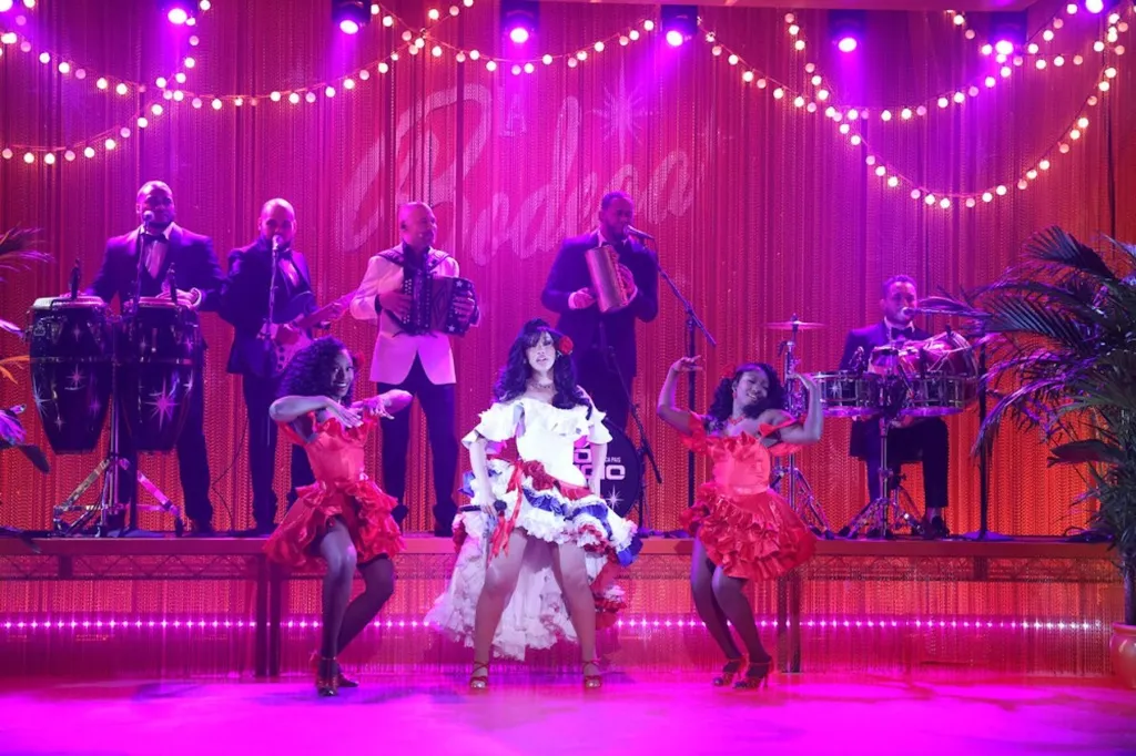 Cardi B Performs 'Bodega Baddie' and 'ErrTime'