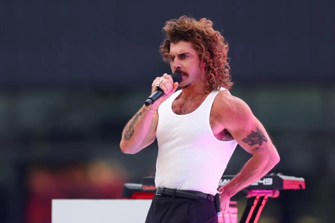 Keli Holiday Sets First North America Tour