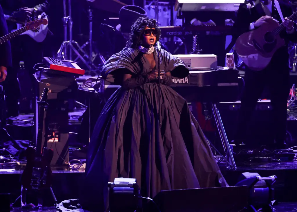 Lauryn Hill Grammys Tribute to Roberta Flack, D'Angelo Is Star-Studded