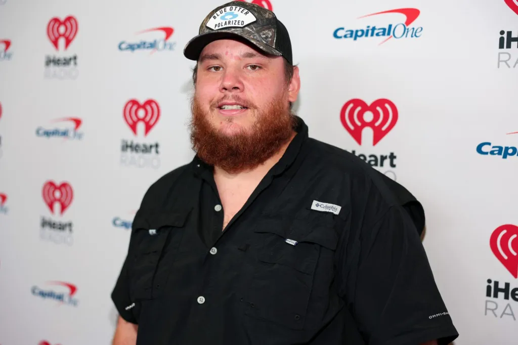 Luke Combs' 'The Way I Am' Tracklist Includes Alison Krauss Duet