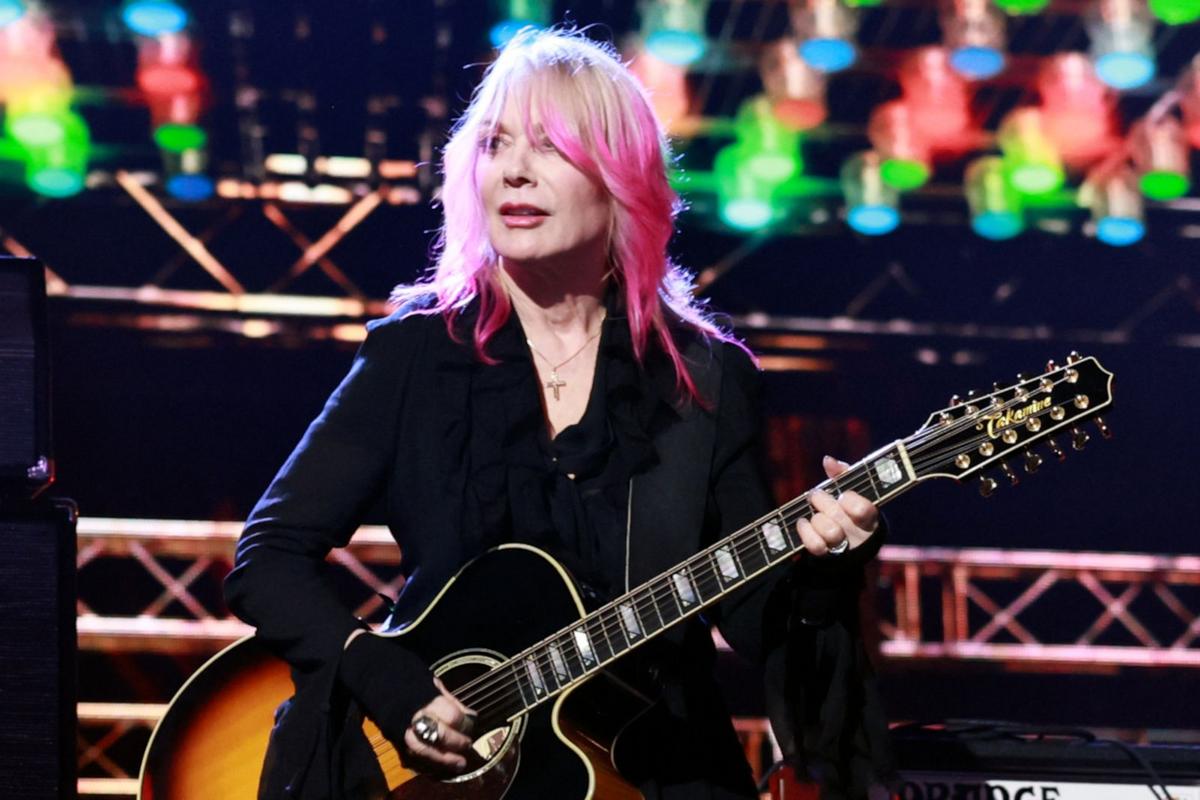 Nancy Wilson Recalls the Album Cover That Splintered Heart