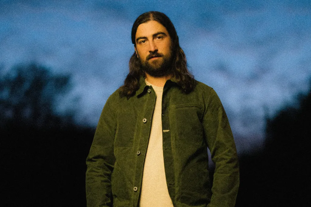 Noah Kahan 'The Great Divide' Tops Alternative Airplay Chart