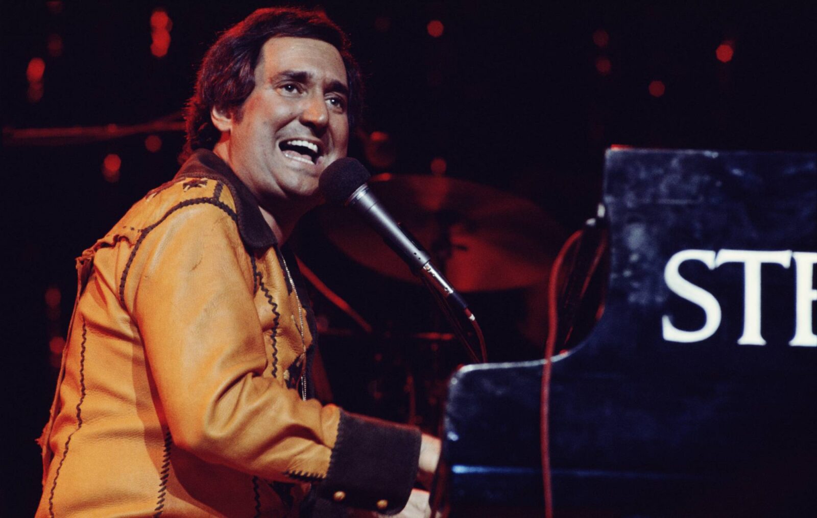 Tributes paid after death of legendary 'Breaking Up Is Hard To Do' singer-songwriter Neil Sedaka, age 86: "A rare talent"