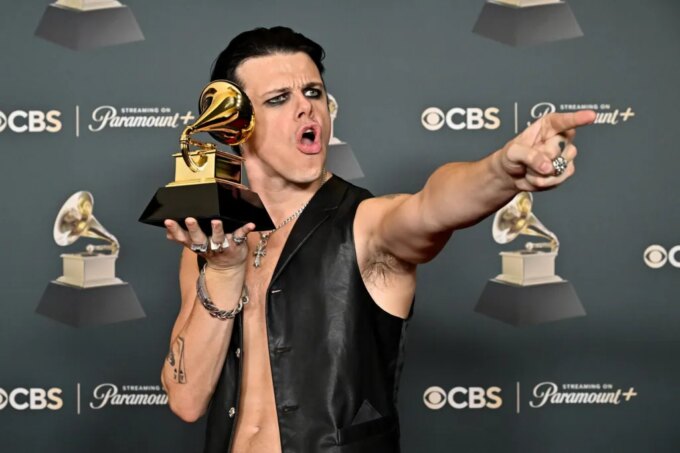 YUNGBLUD No. 1 on Alternative Airplay Chart With 'Zombie'