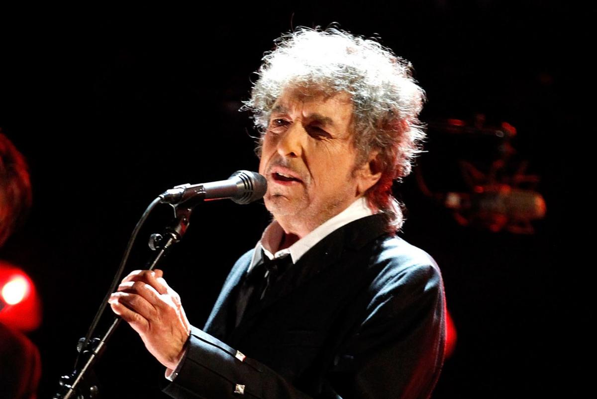 Bob Dylan Launches 2026 Tour With Acoustic Set and Surprise Cover