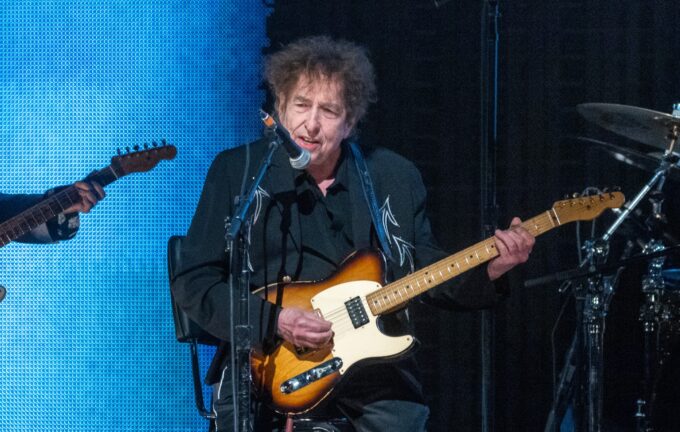 Bob Dylan puzzles fans with Patreon debut