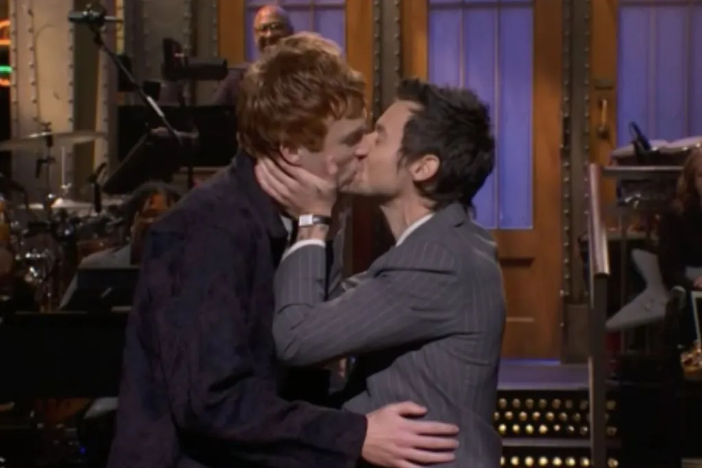 Harry Styles Talks Queerbaiting, Kisses Ben Marshallon ‘SNL’