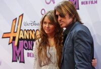 Having Dad Billy Ray on 'Hannah Montana' Protected Her