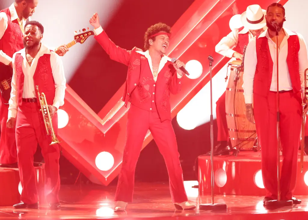 How Should Bruno Mars Feel About the First-Week Performance of ‘The Romantic’?