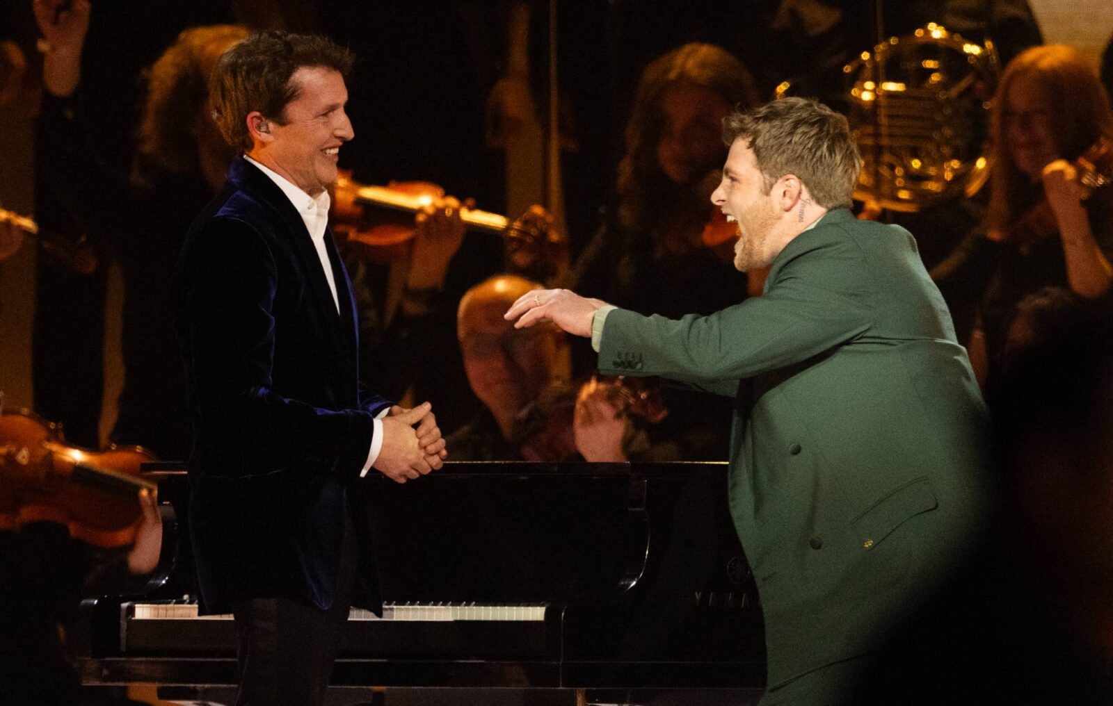 James Blunt joins Alex Warren for orchestral 'Ordinary' at BRITs 2026