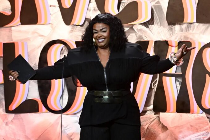 Jill Scott Ends 13-Year Break From No. 1 With Her New Radio Champ