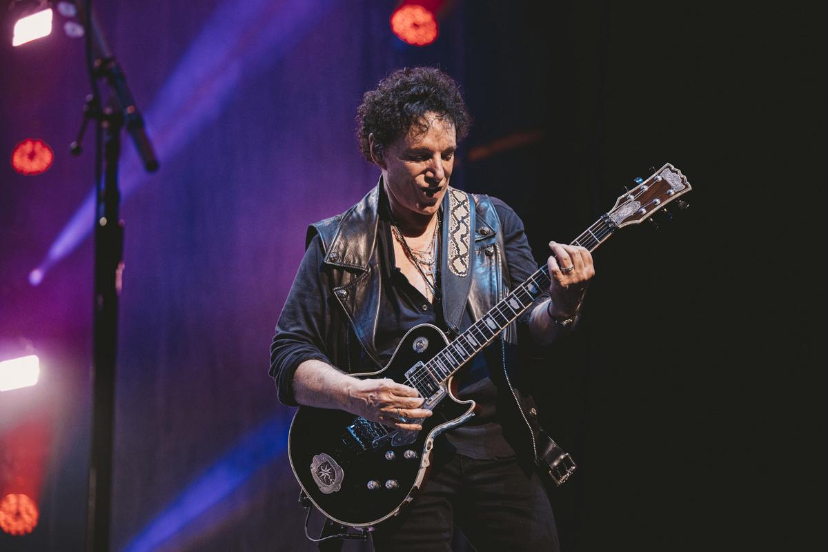 Journey Kicks Off 'Final Frontier' Tour: Set List, Video
