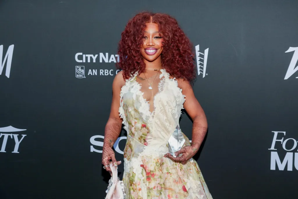 SZA Recalls Being Told She'd Never 'Beat Taylor Swift' on the Charts