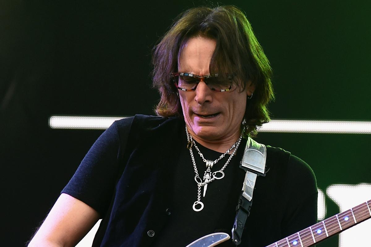 Steve Vai’s Spark That Rewired a New Version of Van Halen’s “Jump