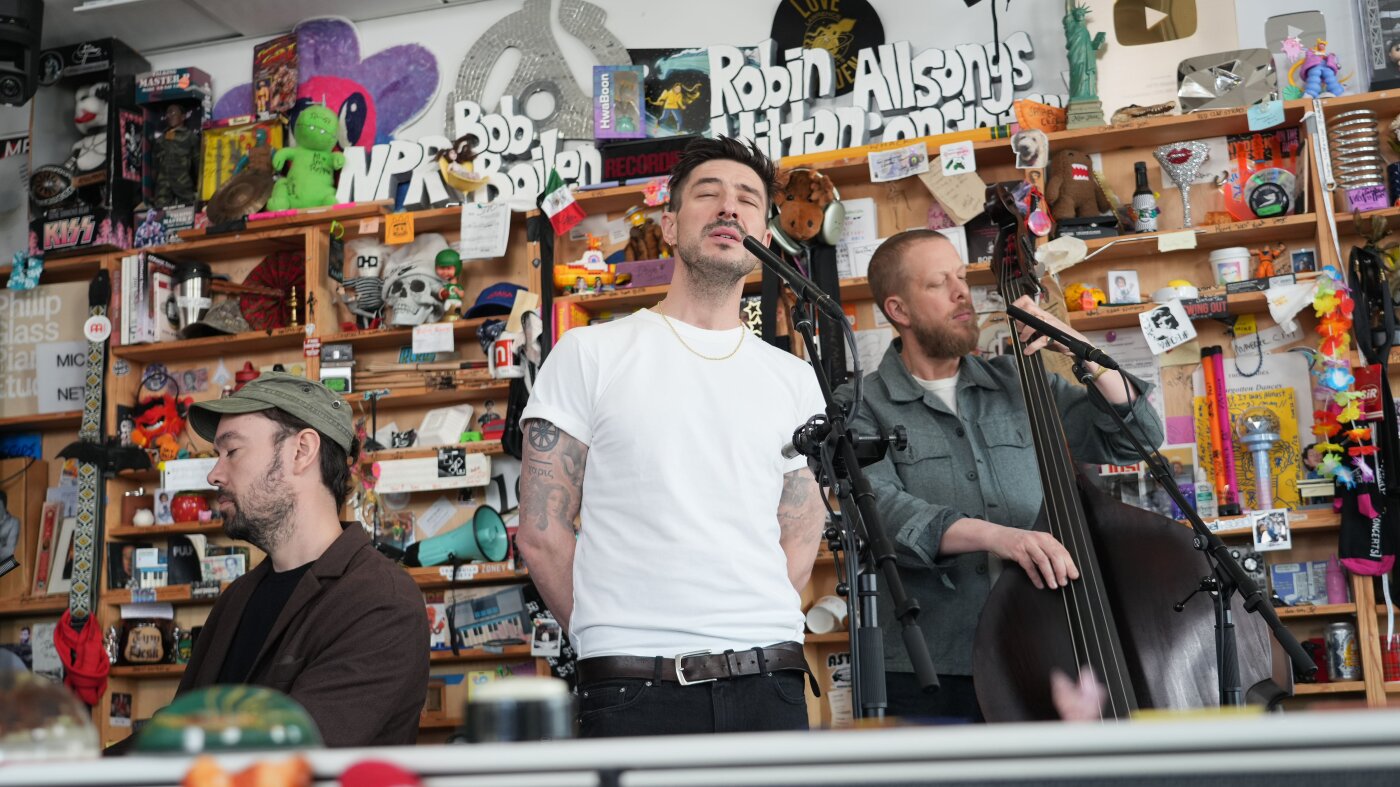 Tiny Desk Concert : NPR