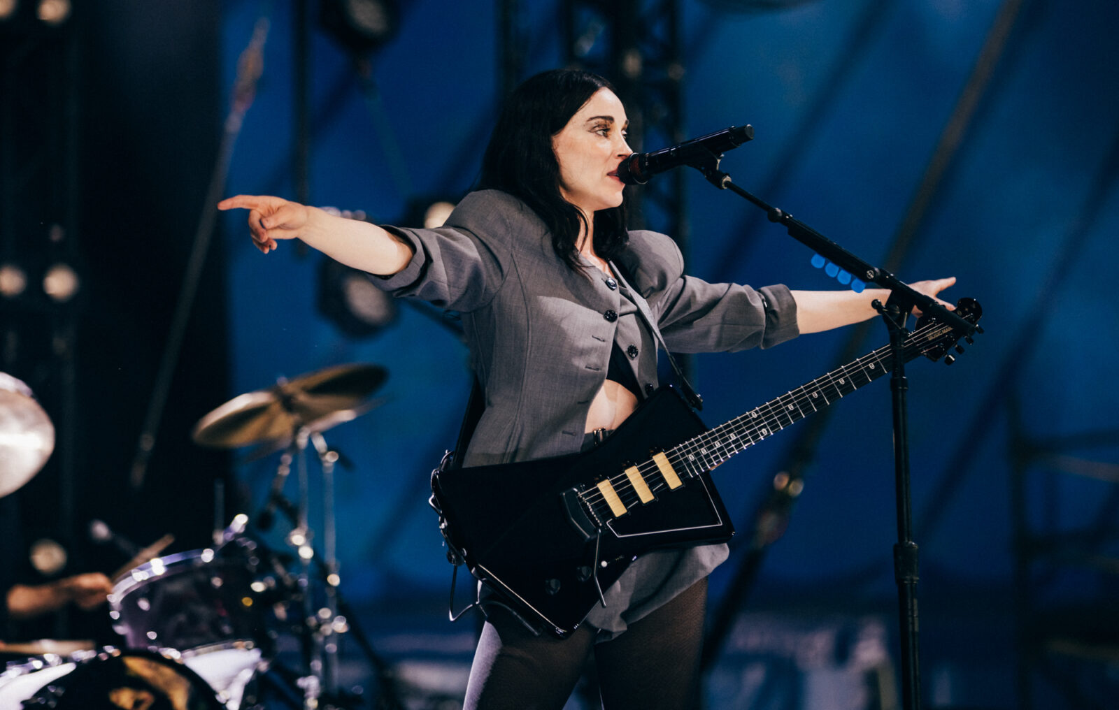 Watch St. Vincent cover Depeche Mode, Jeff Buckley and more at tiny California show
