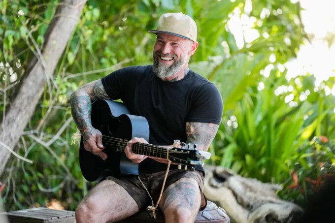 Zac Brown Visits 'Survivor 50' to Swim With Sharks & Go Spearfishing