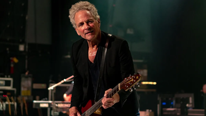 Fleetwood Mac’s Lindsey Buckingham Attacked by Stalker