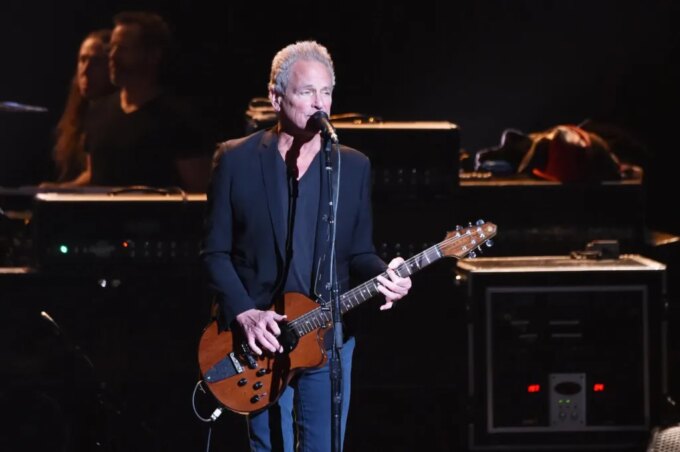 Fleetwood Mac's Lindsey Buckingham Attacked by Woman: Law Enforcement