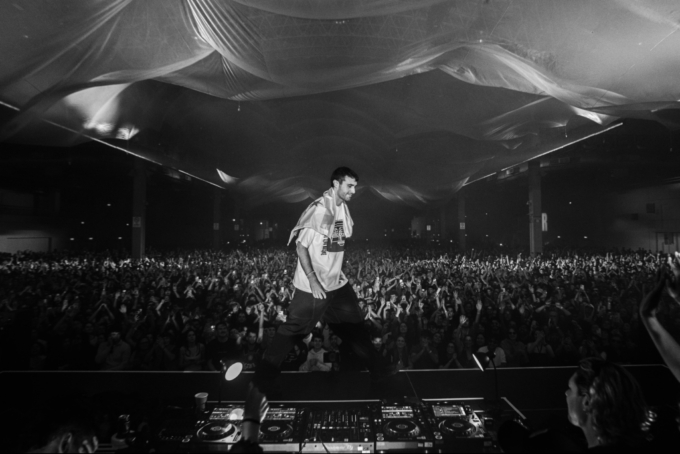 Fred again.. Releases Exclusive Images & Photos From His USB002 Tour